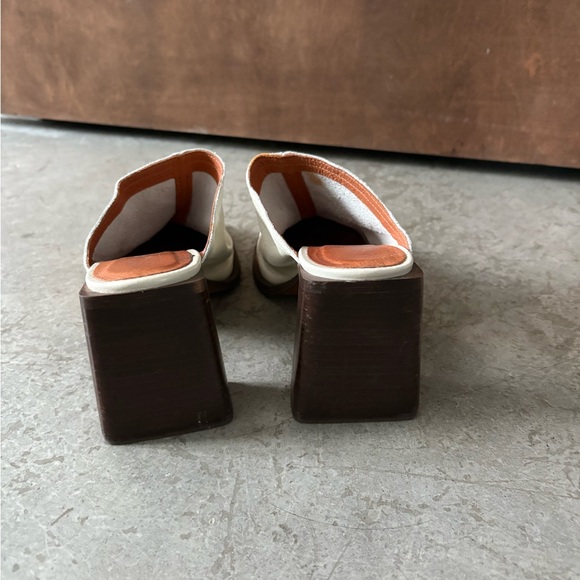 L'INTERVALLE Cream Leather Mules - Picture 2 of 3